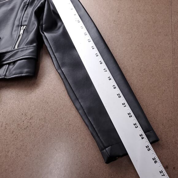 Ashley Biker Jacket Women L Black Faux Leather Belted Offset Zipper Cropped Edgy - Picture 9 of 11